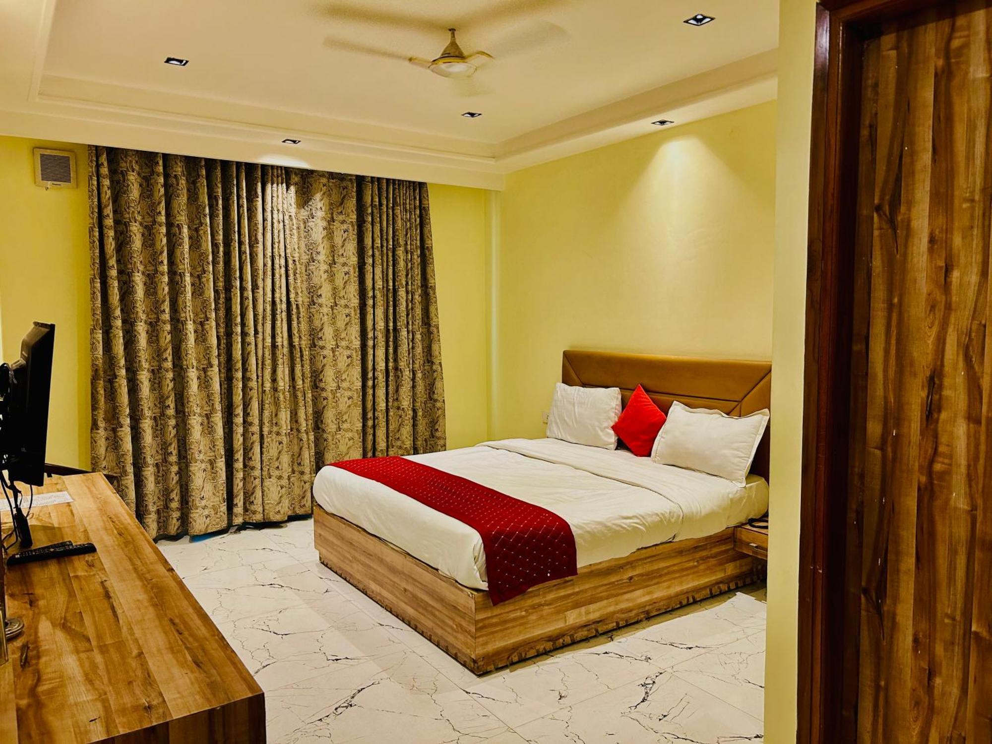 Goodluck House Near Terminal 3 Igi Airport 호텔 뉴델리 외부 사진